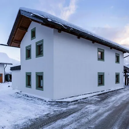 In Strass With Mountain Views Feriehus *