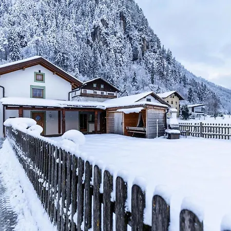 Ferienhaus In Strass With Mountain Views