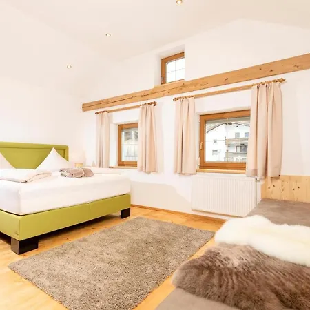 In Strass With Mountain Views Casa vacanze *